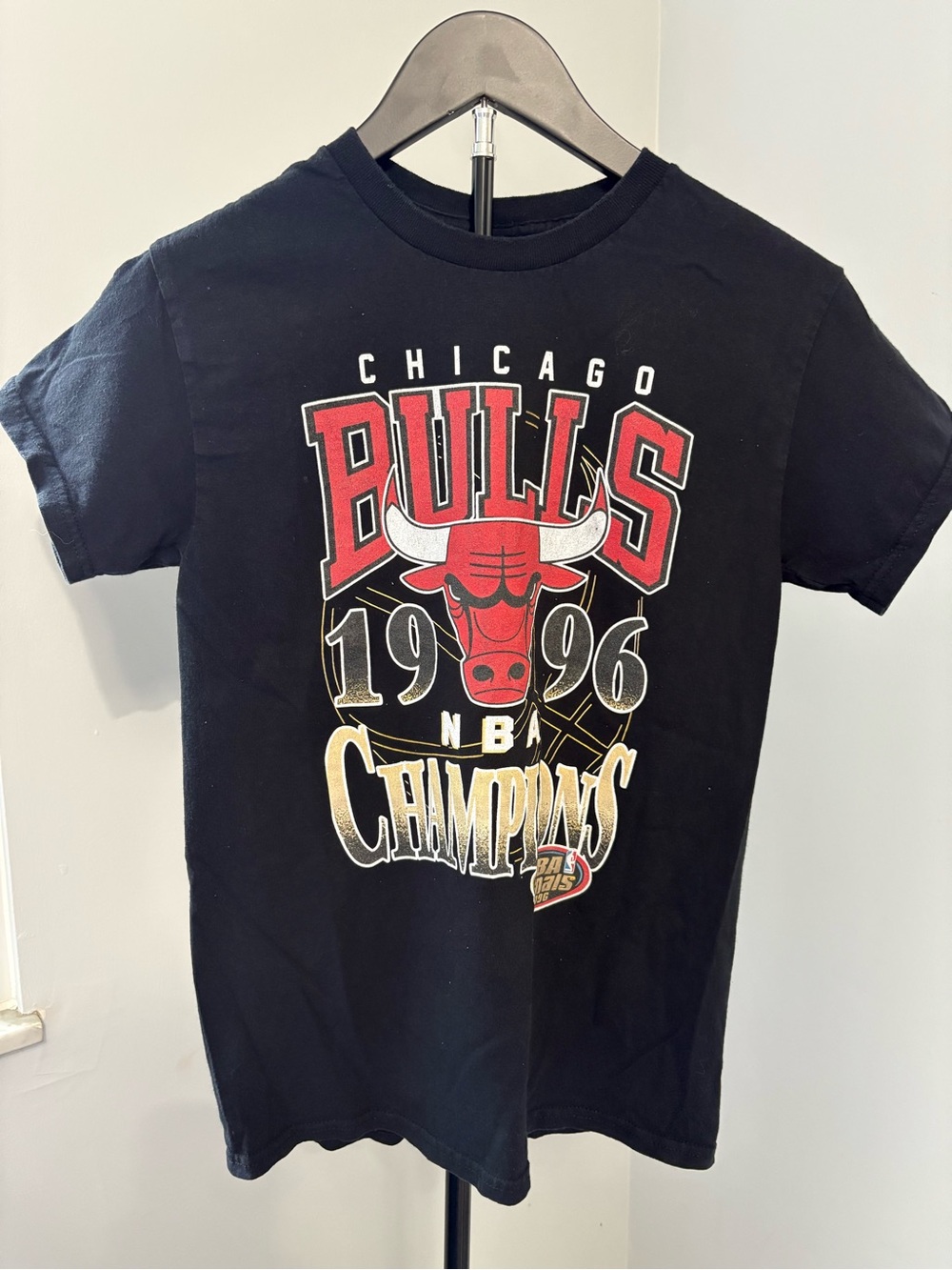 Chicago Bulls Graphic Tee Black Retro Style Not 1996 Original